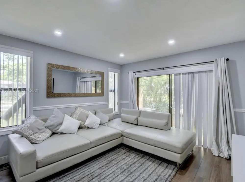 9270 NW 40th Street Coral Springs, FL 33065