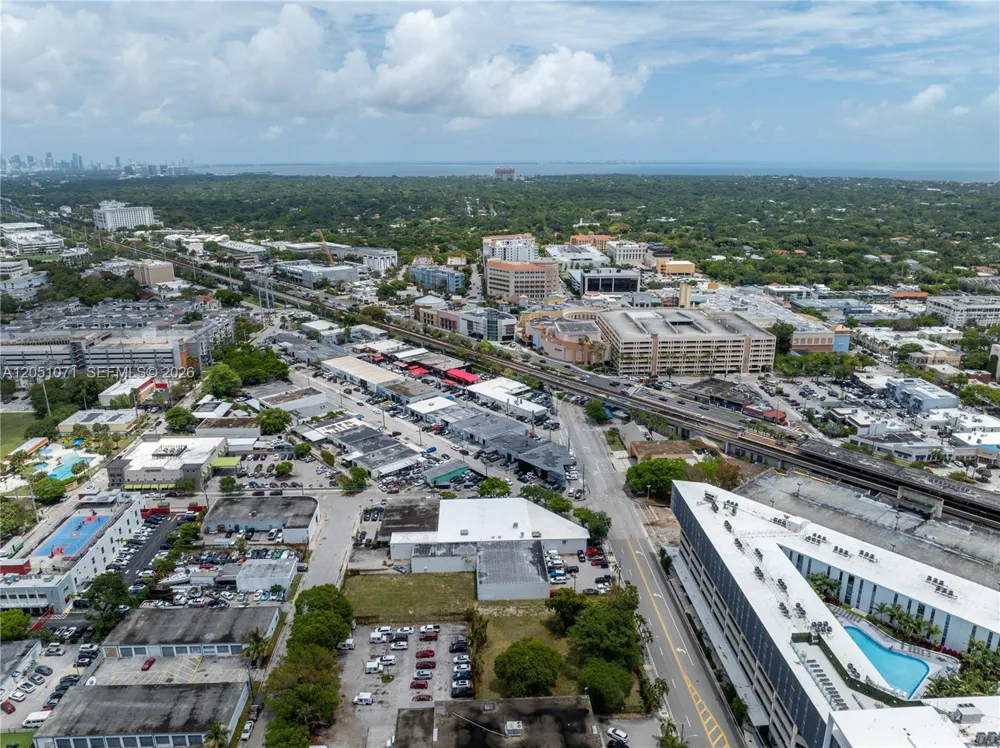 6001 SW 70th St #502 South Miami, FL 33143