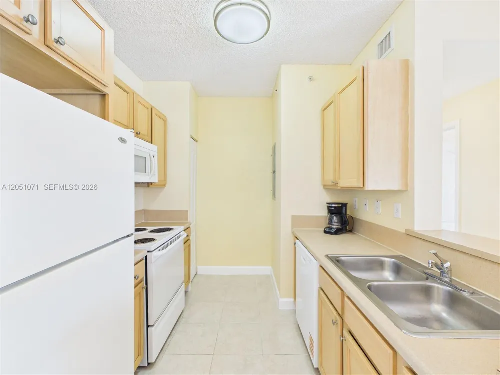 6001 SW 70th St #502 South Miami, FL 33143