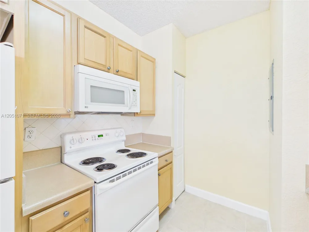 6001 SW 70th St #502 South Miami, FL 33143