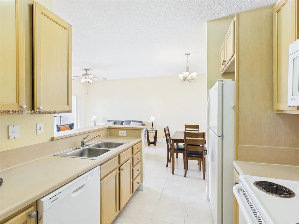6001 SW 70th St #502 South Miami, FL 33143
