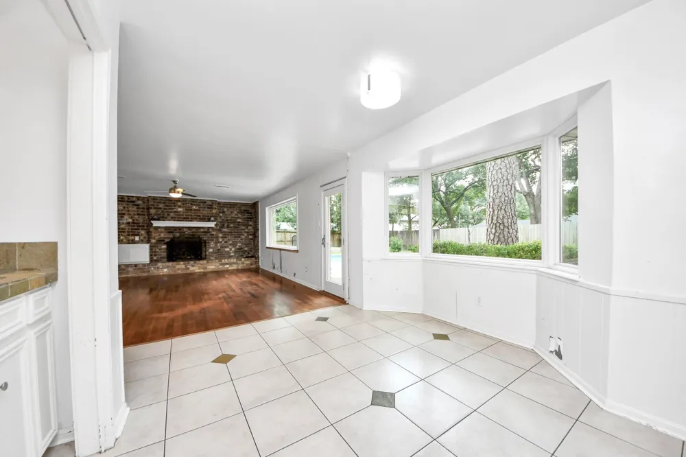 5807 Foresthaven Drive Houston, TX 77066