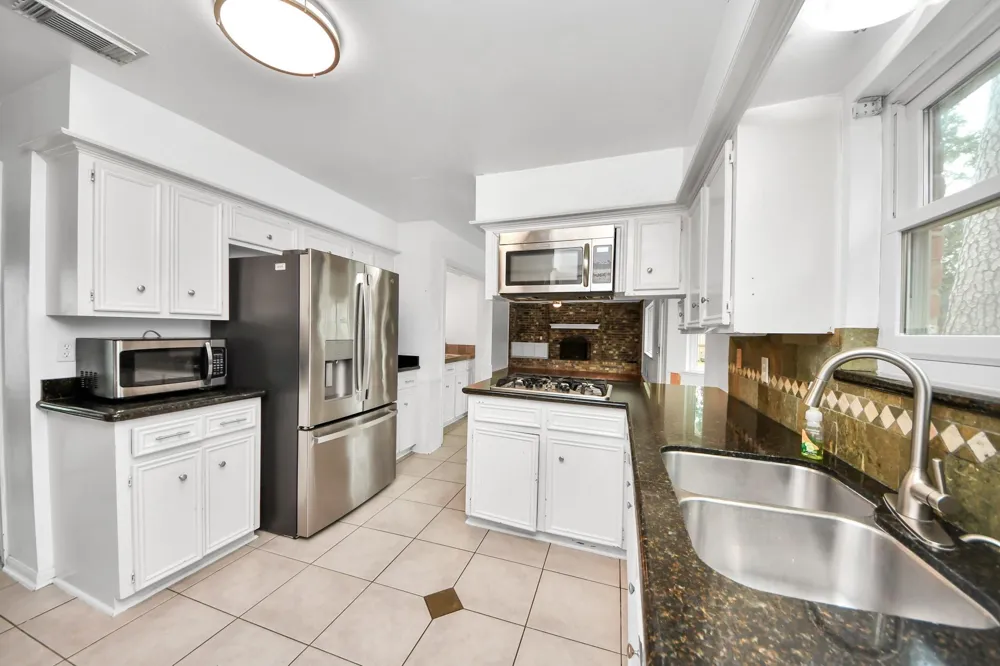 5807 Foresthaven Drive Houston, TX 77066