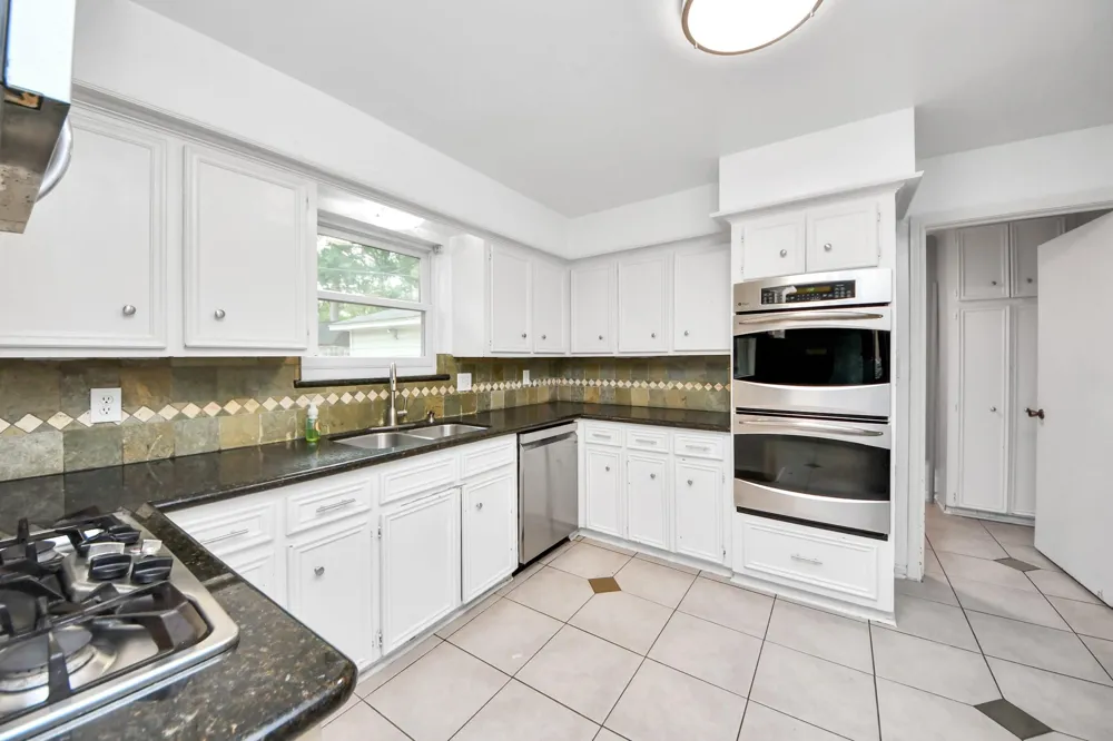 5807 Foresthaven Drive Houston, TX 77066