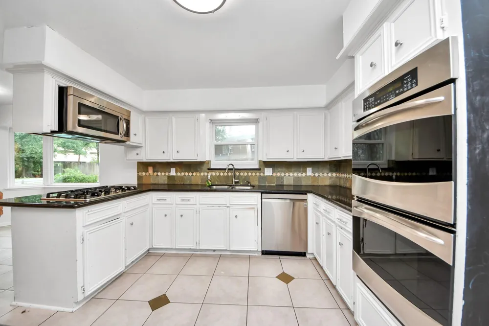 5807 Foresthaven Drive Houston, TX 77066