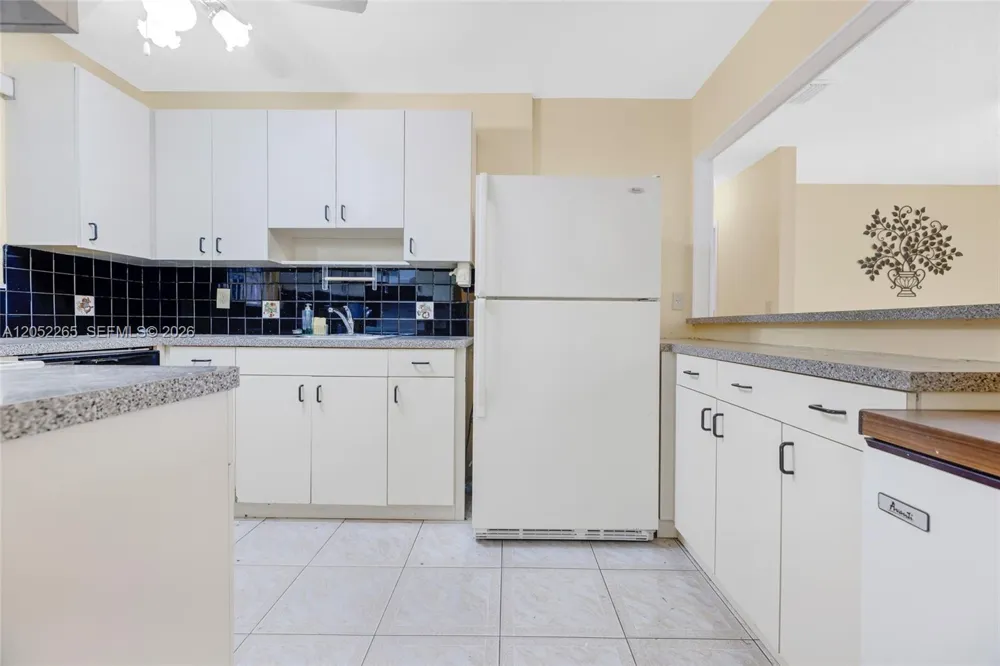 16420 NE 5th Ave #000 Miami, FL 33162