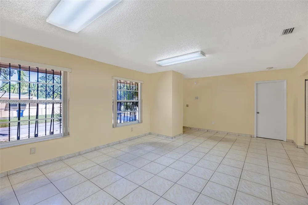 16420 NE 5th Ave #000 Miami, FL 33162
