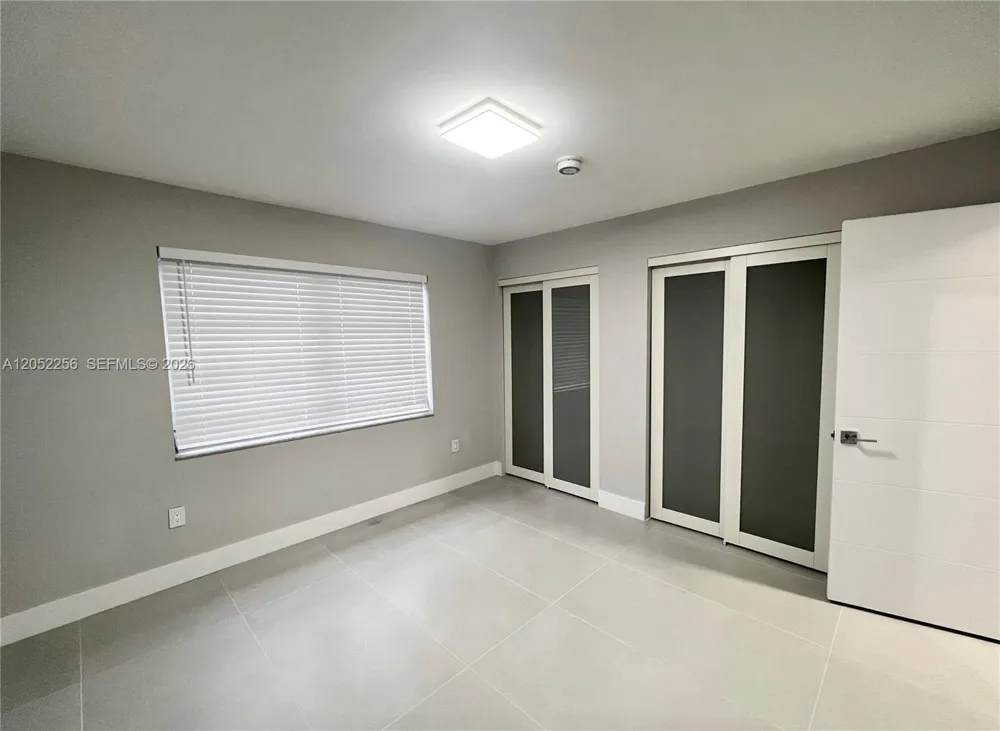 240 SE 7th St Dania Beach, FL 33004