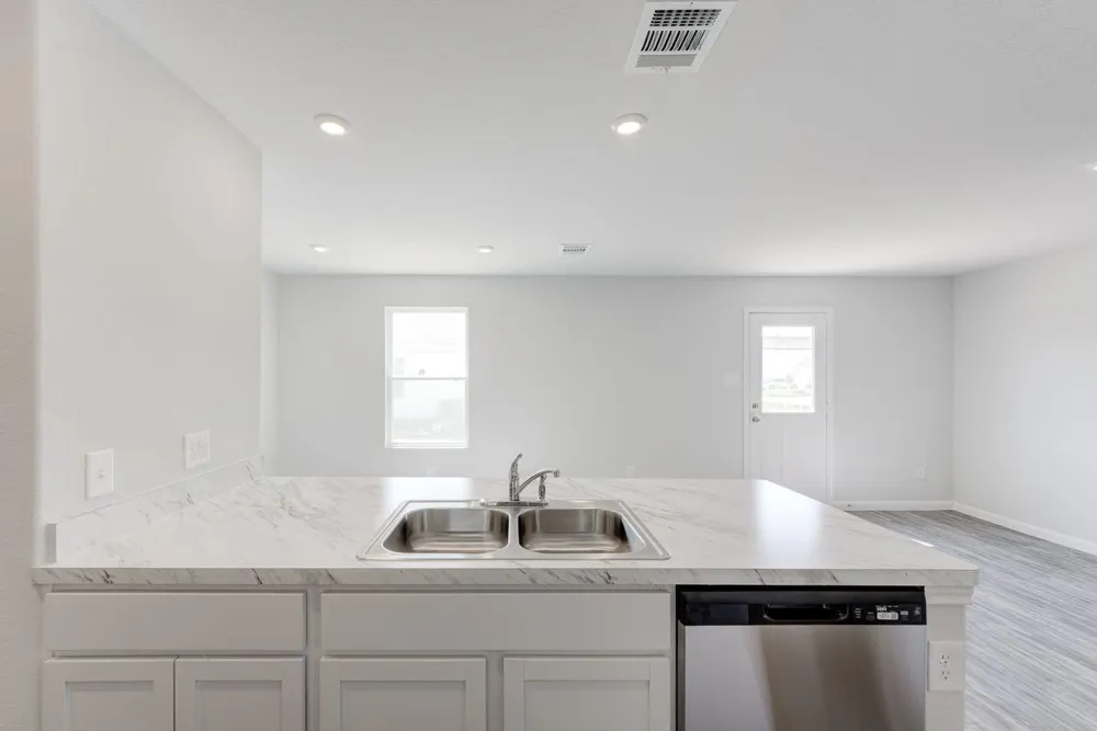1235 Ss Brewer Drive Vidor, TX 77662