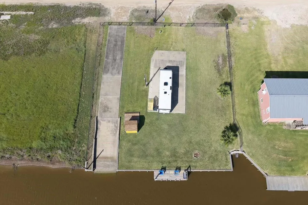 683 Hall Road Sargent, TX 77414