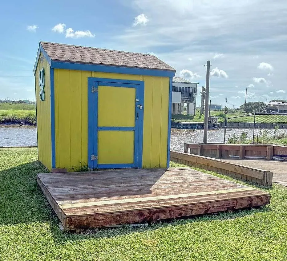 683 Hall Road Sargent, TX 77414