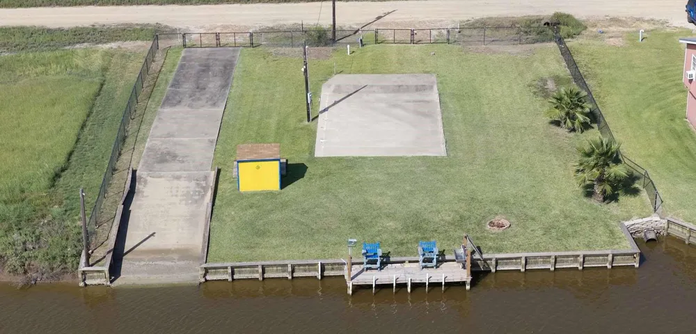 683 Hall Road Sargent, TX 77414