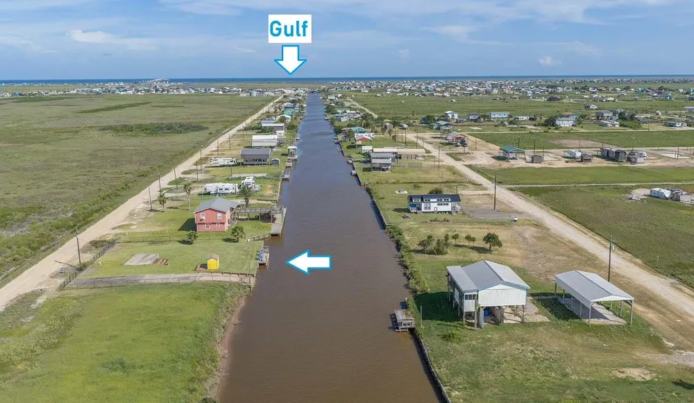 683 Hall Road Sargent, TX 77414
