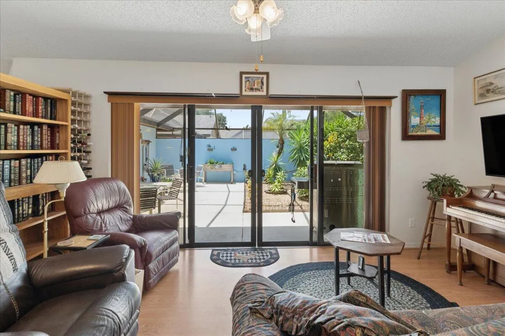 6287 Mirror Lake Drive Sebastian, FL 32958