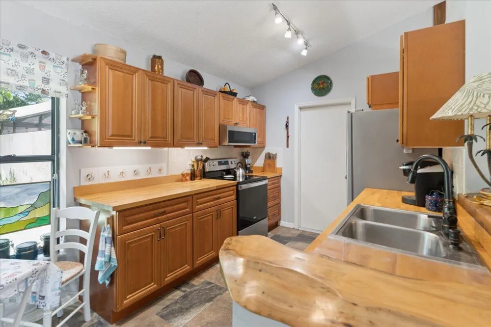 6287 Mirror Lake Drive Sebastian, FL 32958
