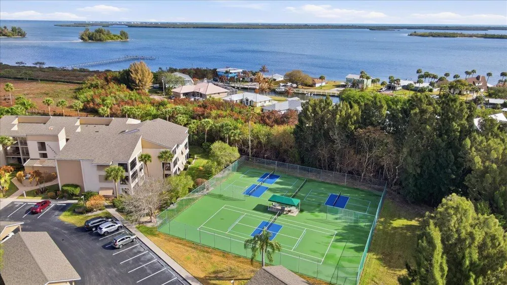 6287 Mirror Lake Drive Sebastian, FL 32958