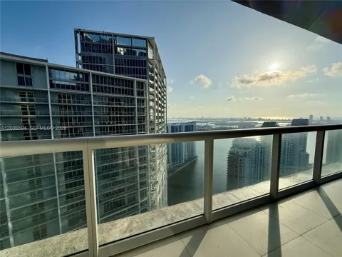 495 Brickell Ave #5106