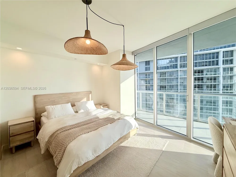 495 Brickell Ave #5106 Miami, FL 33131