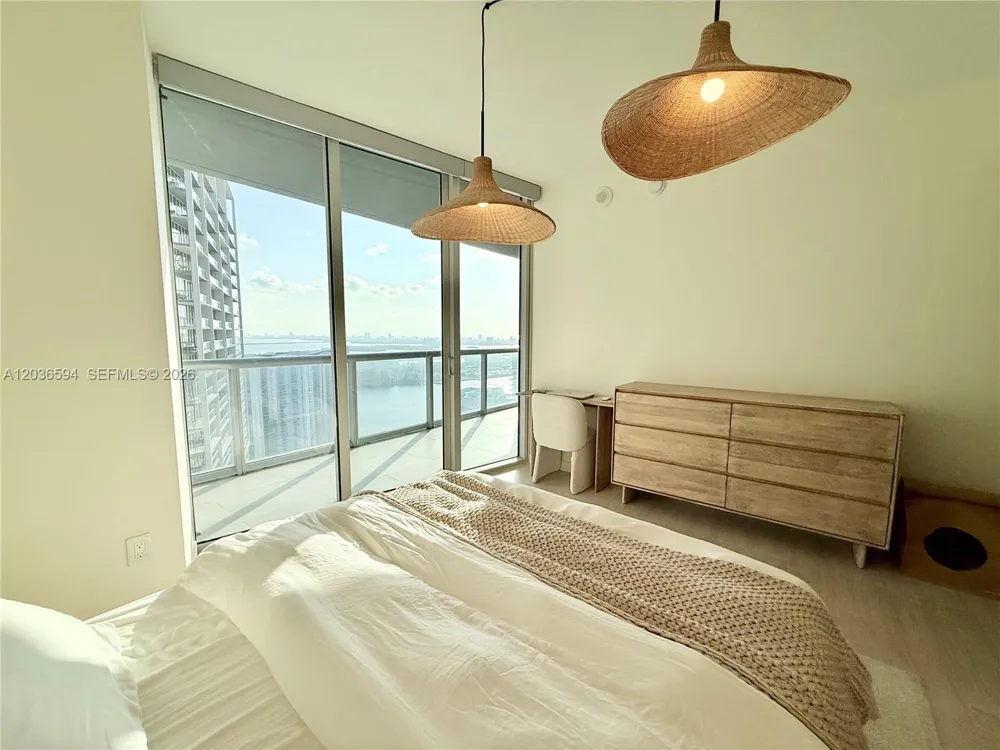 495 Brickell Ave #5106 Miami, FL 33131