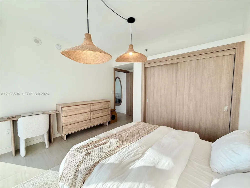 495 Brickell Ave #5106 Miami, FL 33131
