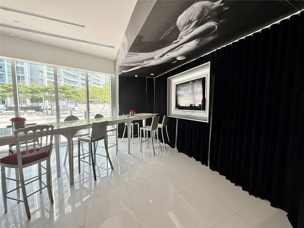 495 Brickell Ave #5106 Miami, FL 33131