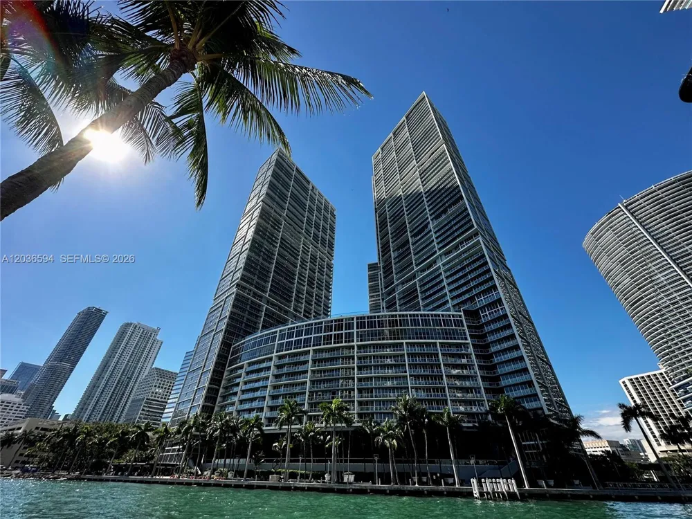 495 Brickell Ave #5106 Miami, FL 33131