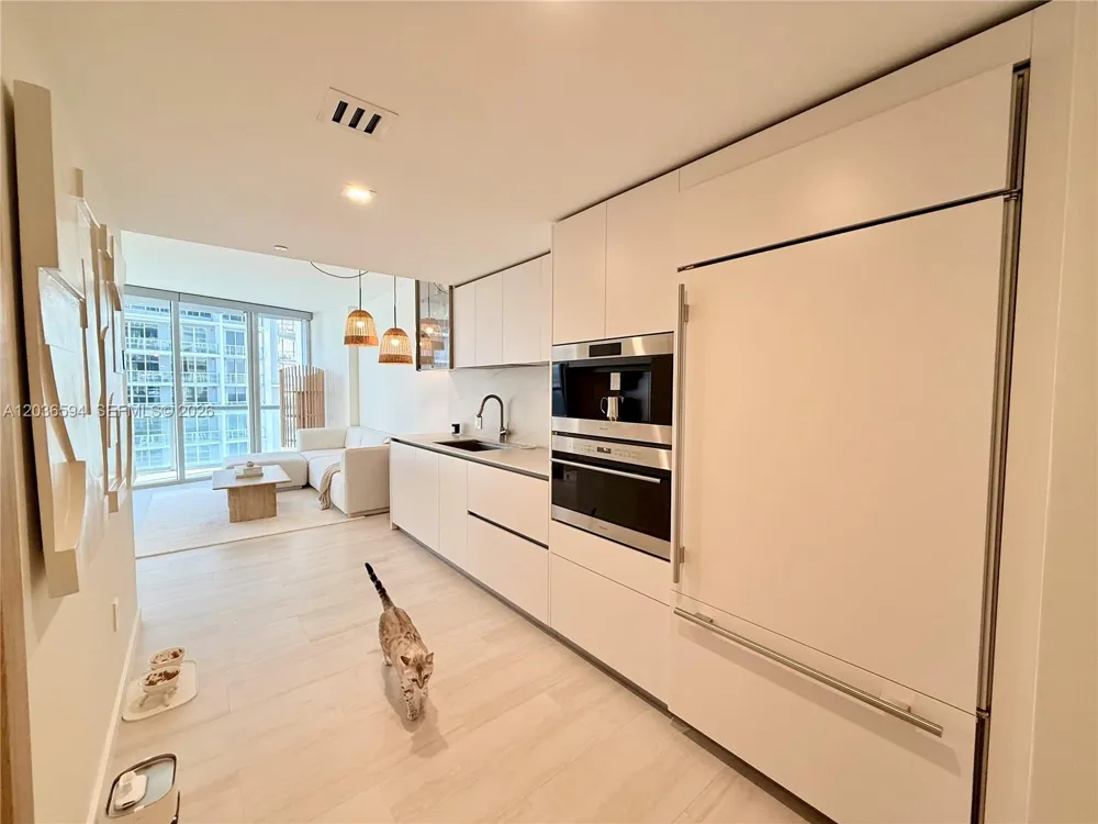 495 Brickell Ave #5106 Miami, FL 33131