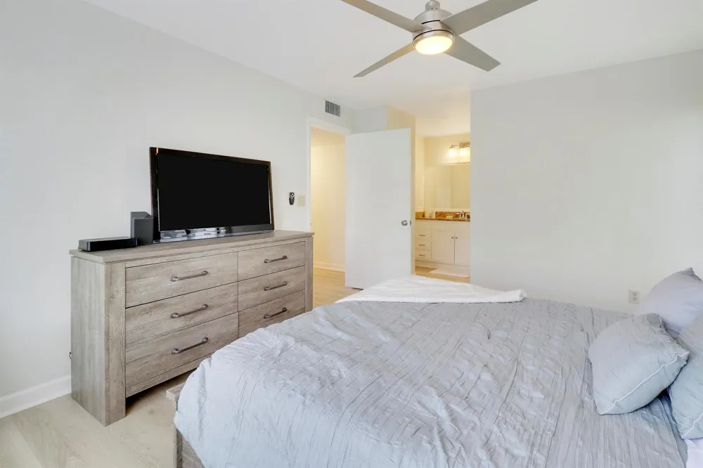 1107 Duncan Circle #102 Palm Beach Gardens, FL 33418