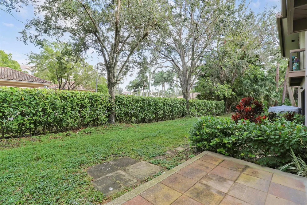 1107 Duncan Circle #102 Palm Beach Gardens, FL 33418