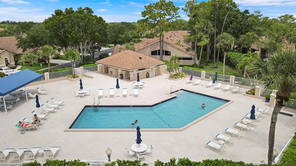 1107 Duncan Circle #102 Palm Beach Gardens, FL 33418