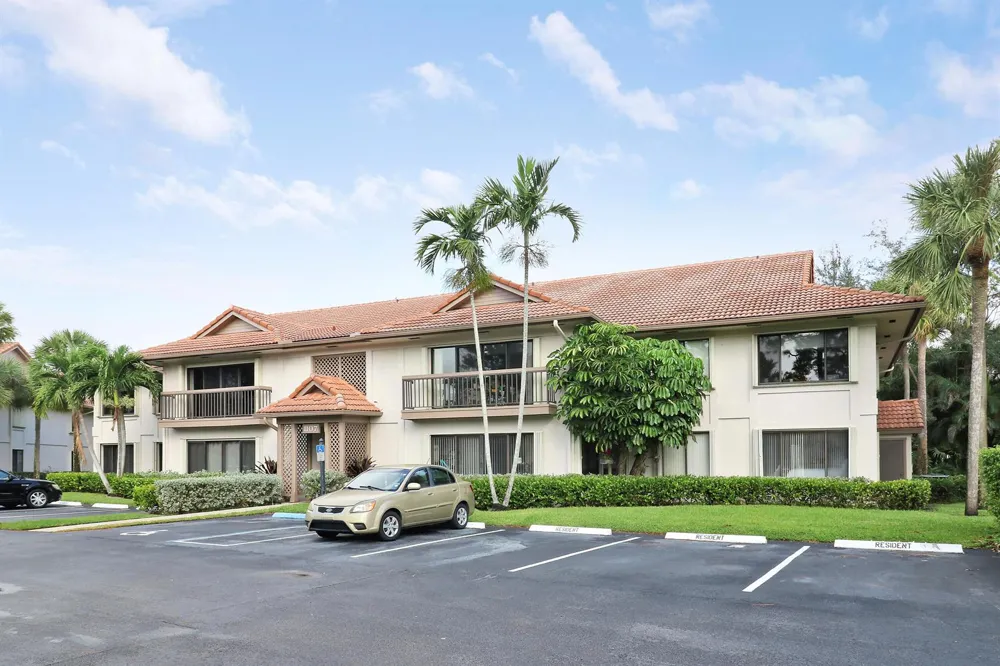 1107 Duncan Circle #102 Palm Beach Gardens, FL 33418