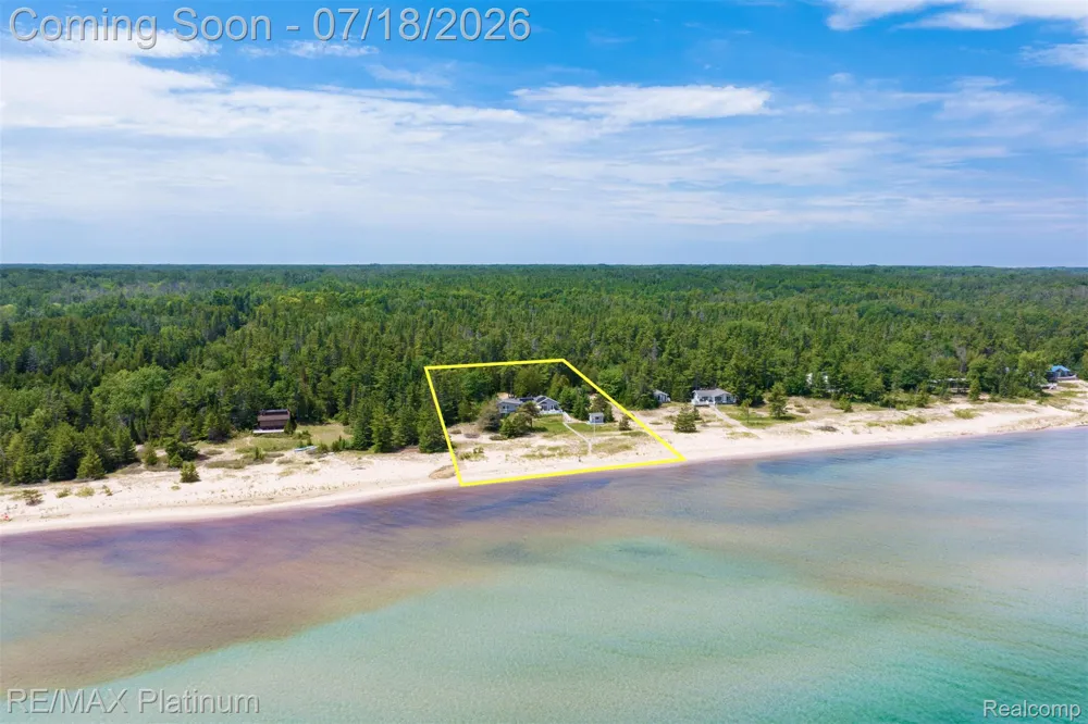 33090 East Side Drive Peaine Township, MI 49782