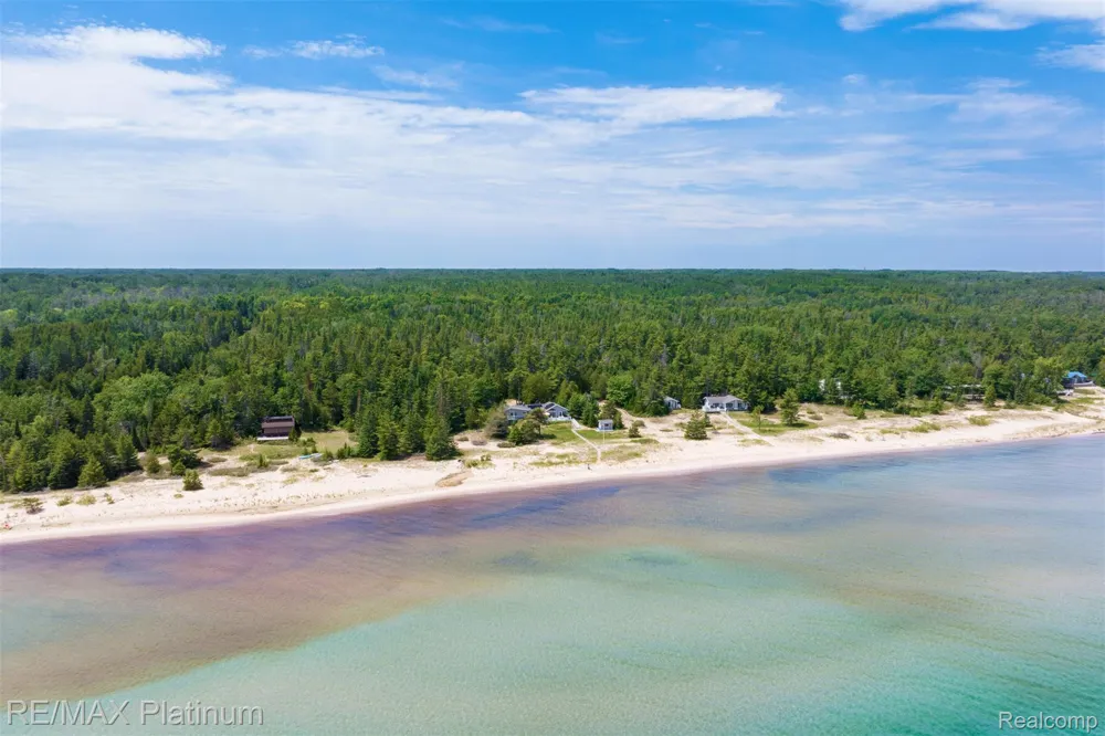 33090 East Side Drive Peaine Township, MI 49782
