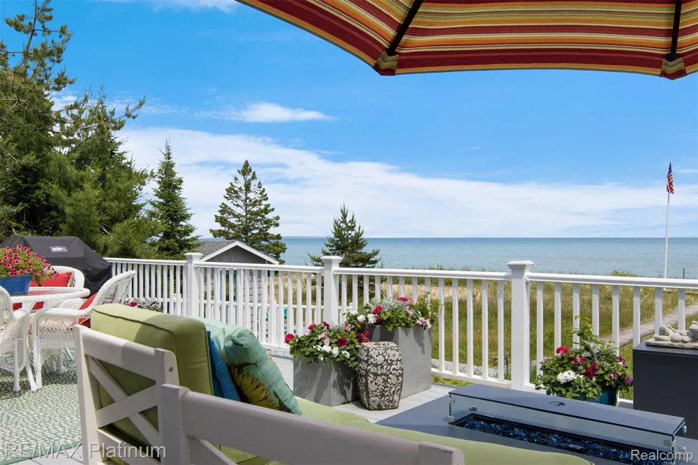 33090 East Side Drive Peaine Township, MI 49782