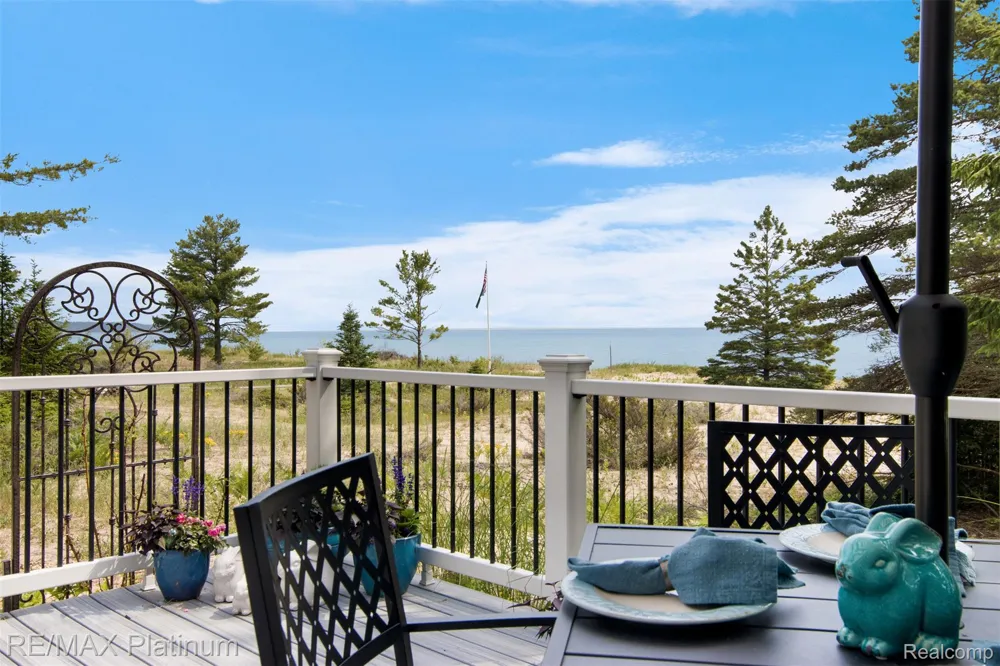33090 East Side Drive Peaine Township, MI 49782