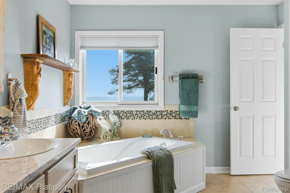 33090 East Side Drive Peaine Township, MI 49782