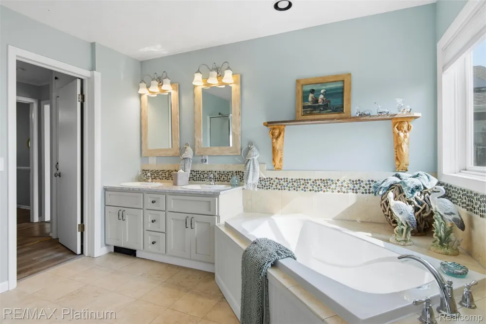 33090 East Side Drive Peaine Township, MI 49782