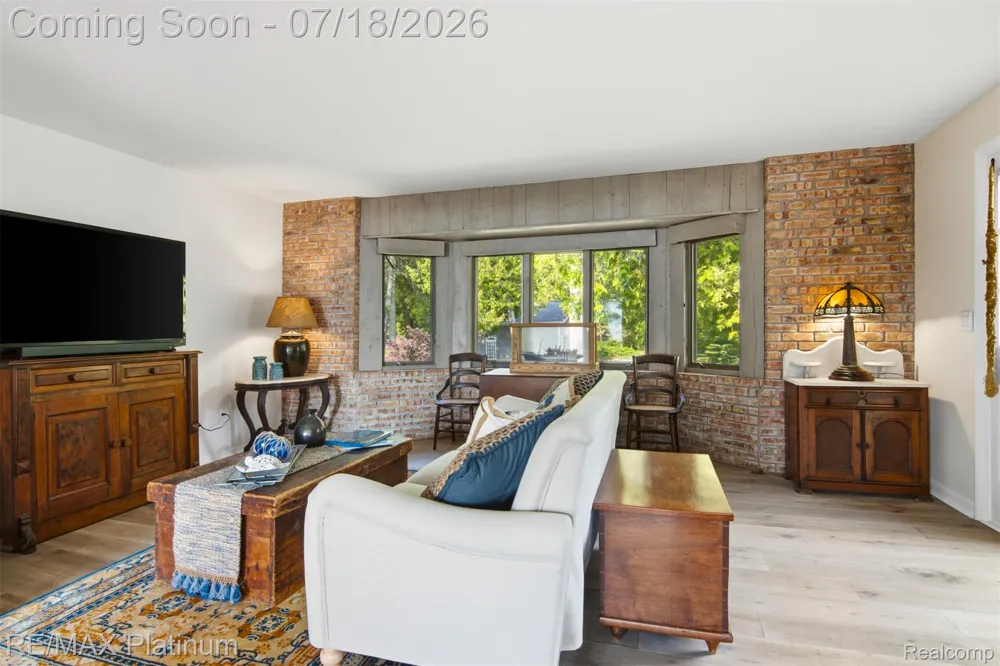 33090 East Side Drive Peaine Township, MI 49782
