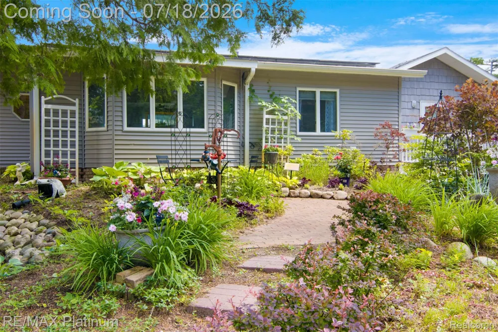 33090 East Side Drive Peaine Township, MI 49782