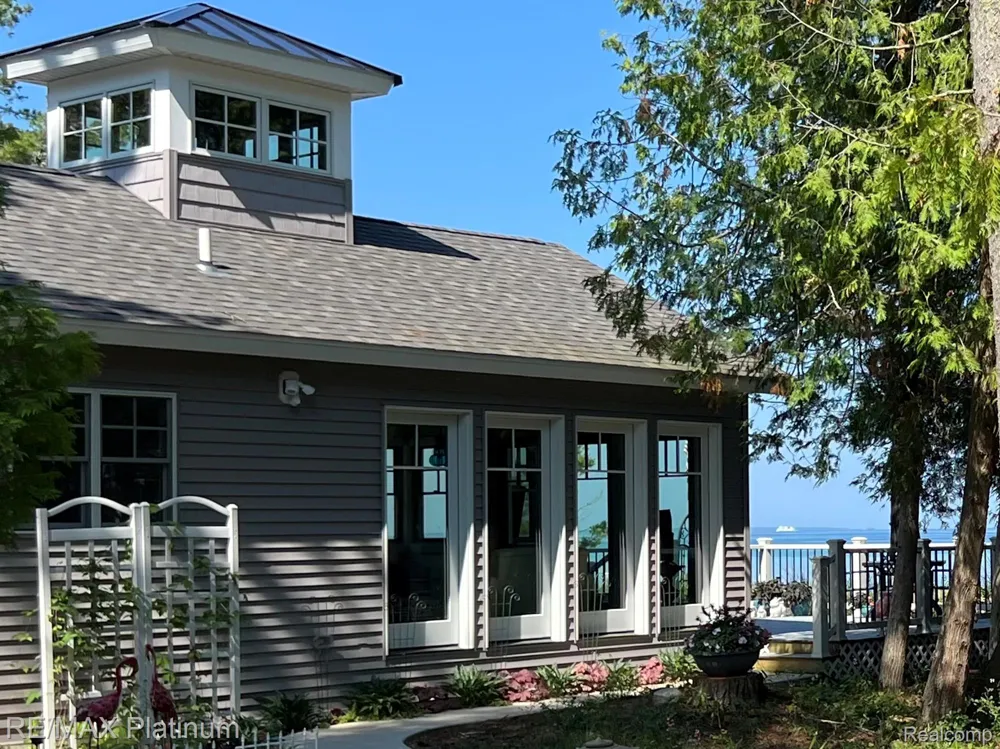 33090 East Side Drive Peaine Township, MI 49782