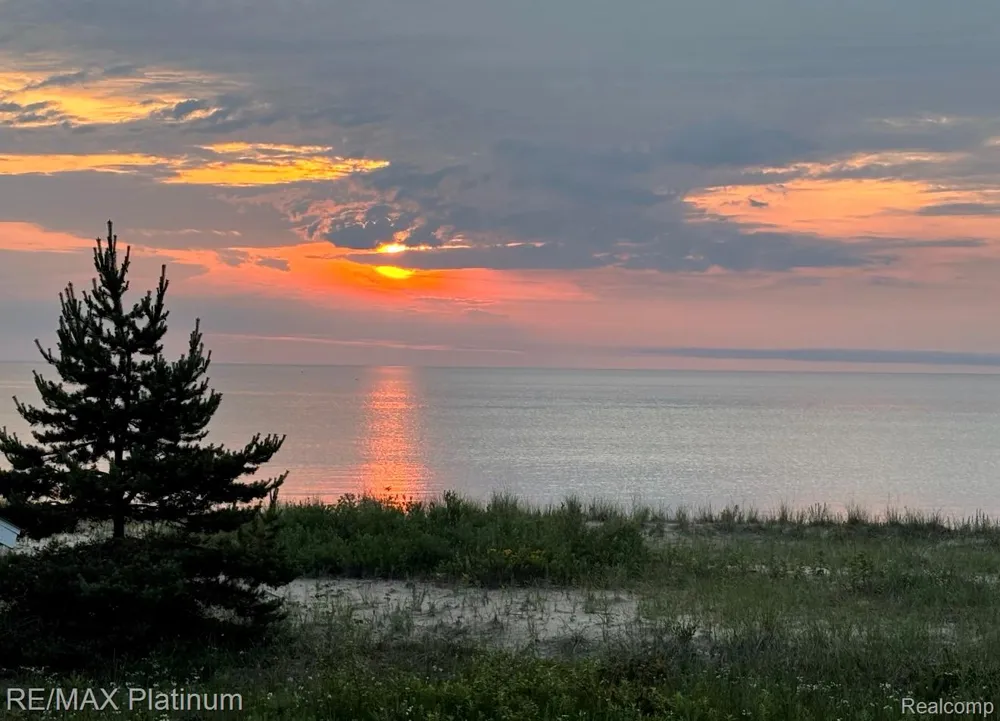 33090 East Side Drive Peaine Township, MI 49782