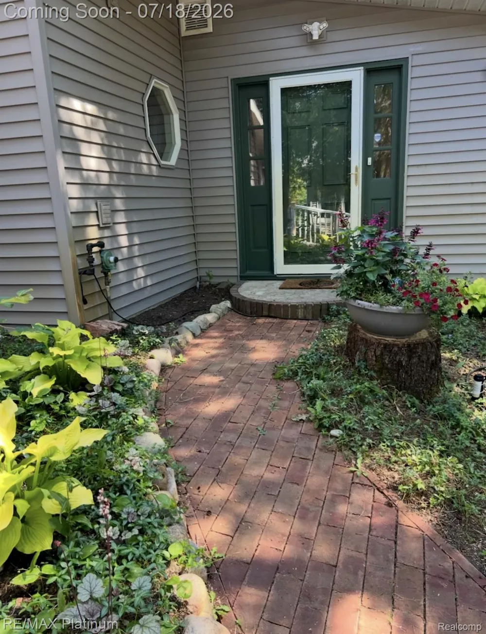 33090 East Side Drive Peaine Township, MI 49782