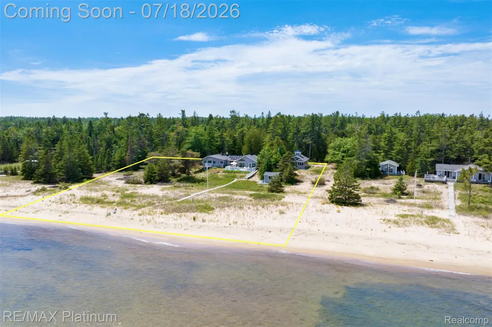 33090 East Side Drive Peaine Township, MI 49782