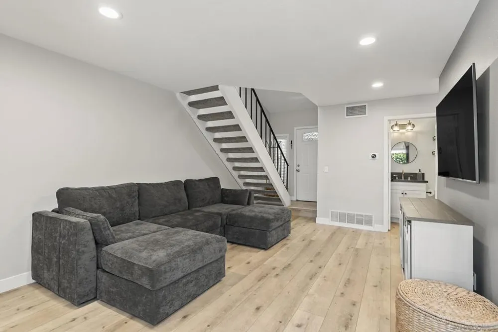 14287 Mariana Dr. Poway, CA 92064