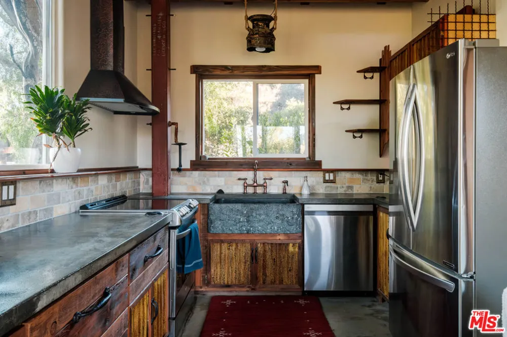 20333 Reigate Road Topanga, CA 90290