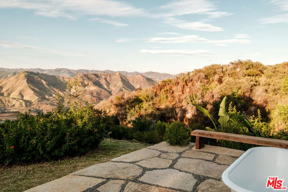 20333 Reigate Road Topanga, CA 90290