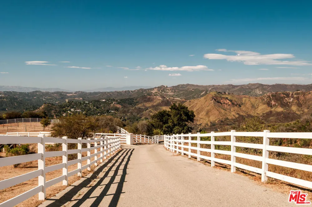 20333 Reigate Road Topanga, CA 90290