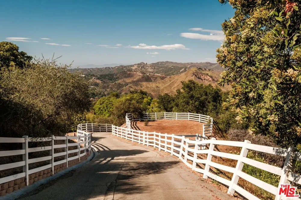 20333 Reigate Road Topanga, CA 90290