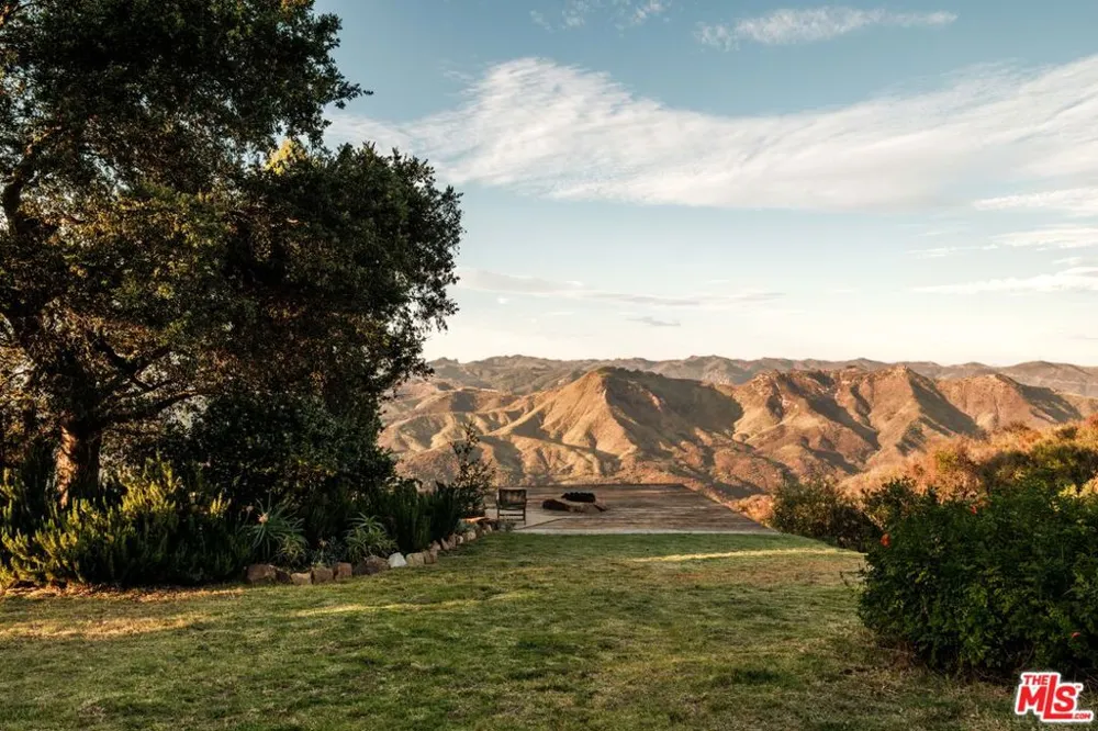 20333 Reigate Road Topanga, CA 90290