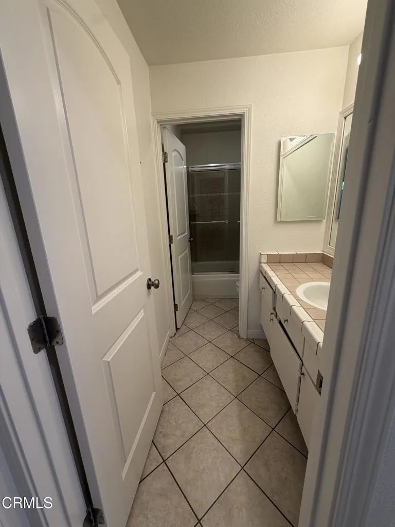 28835 Oakpath Drive Agoura Hills, CA 91301